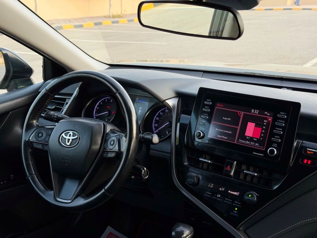 Car Image 2021 TOYOTA CAMRY SE