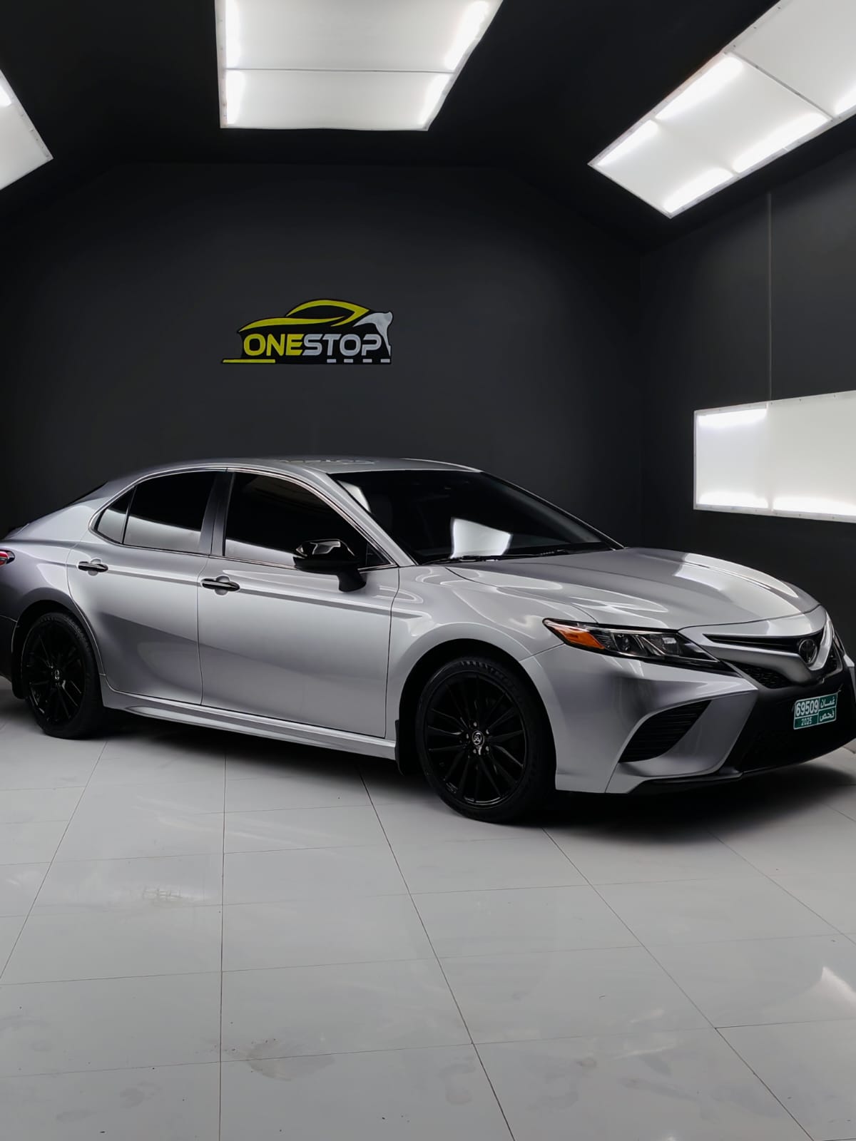 Car Image 2018 TOYOTA CAMRY SE