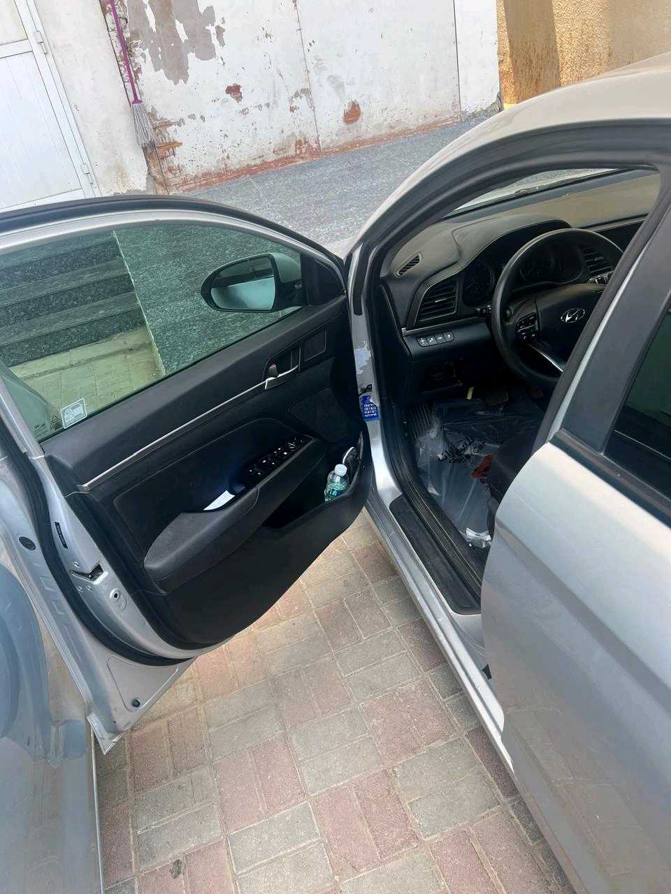 Car Image 2020 HYUNDAI ELANTRA SE