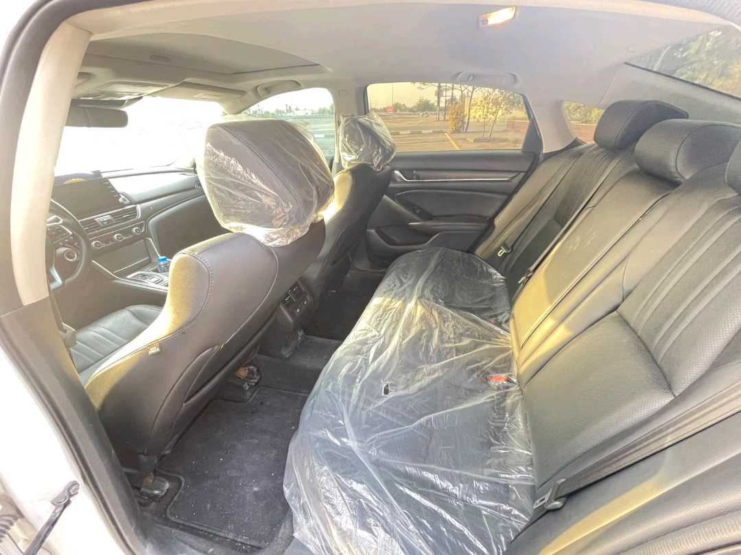 Car Image 2018 HONDA ACCORD TOURING