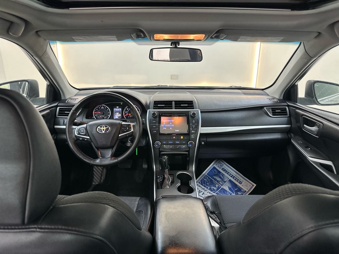 Car Image 2017 TOYOTA CAMRY SE