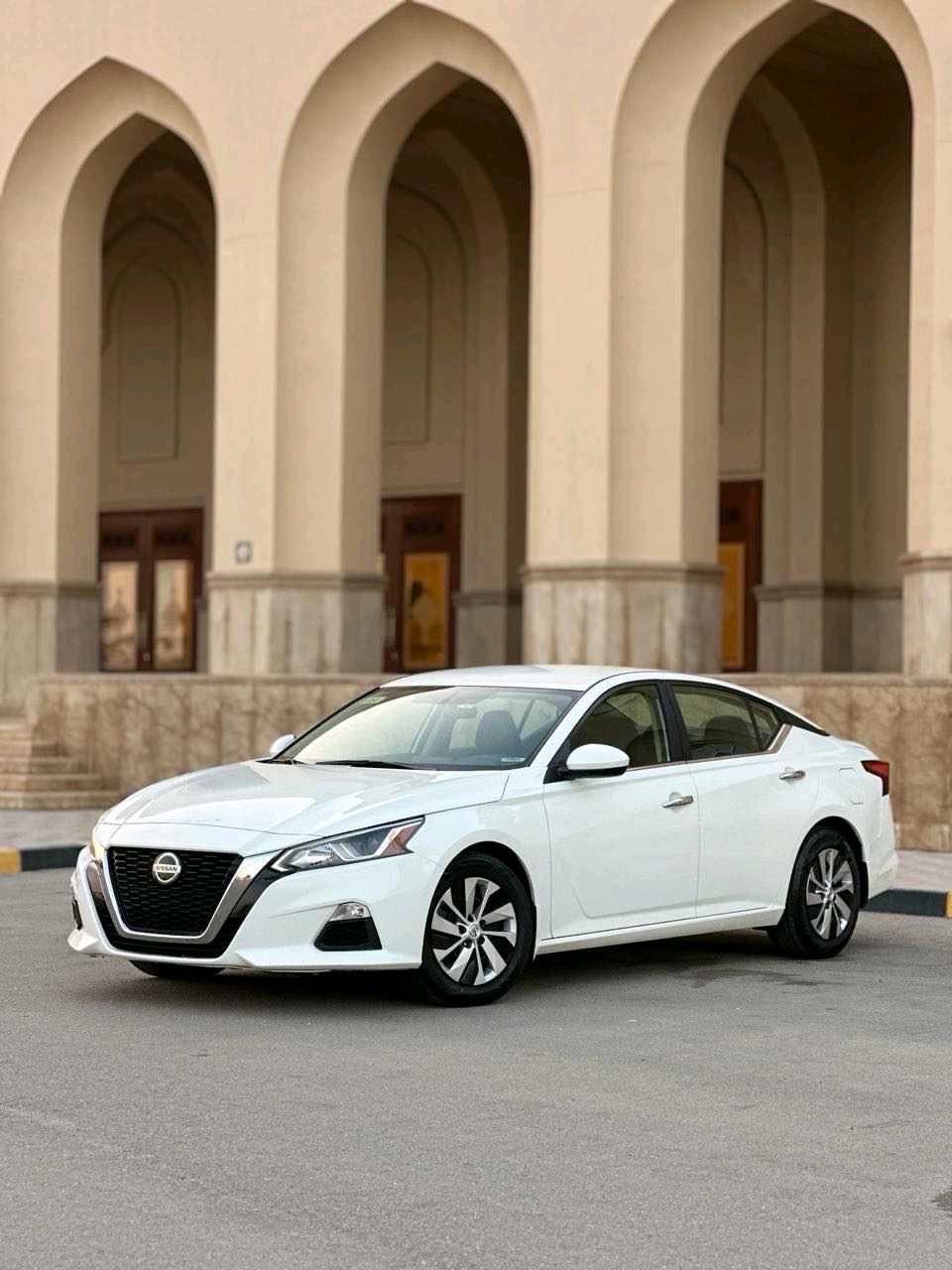 Car Image 2019 NISSAN ALTIMA S