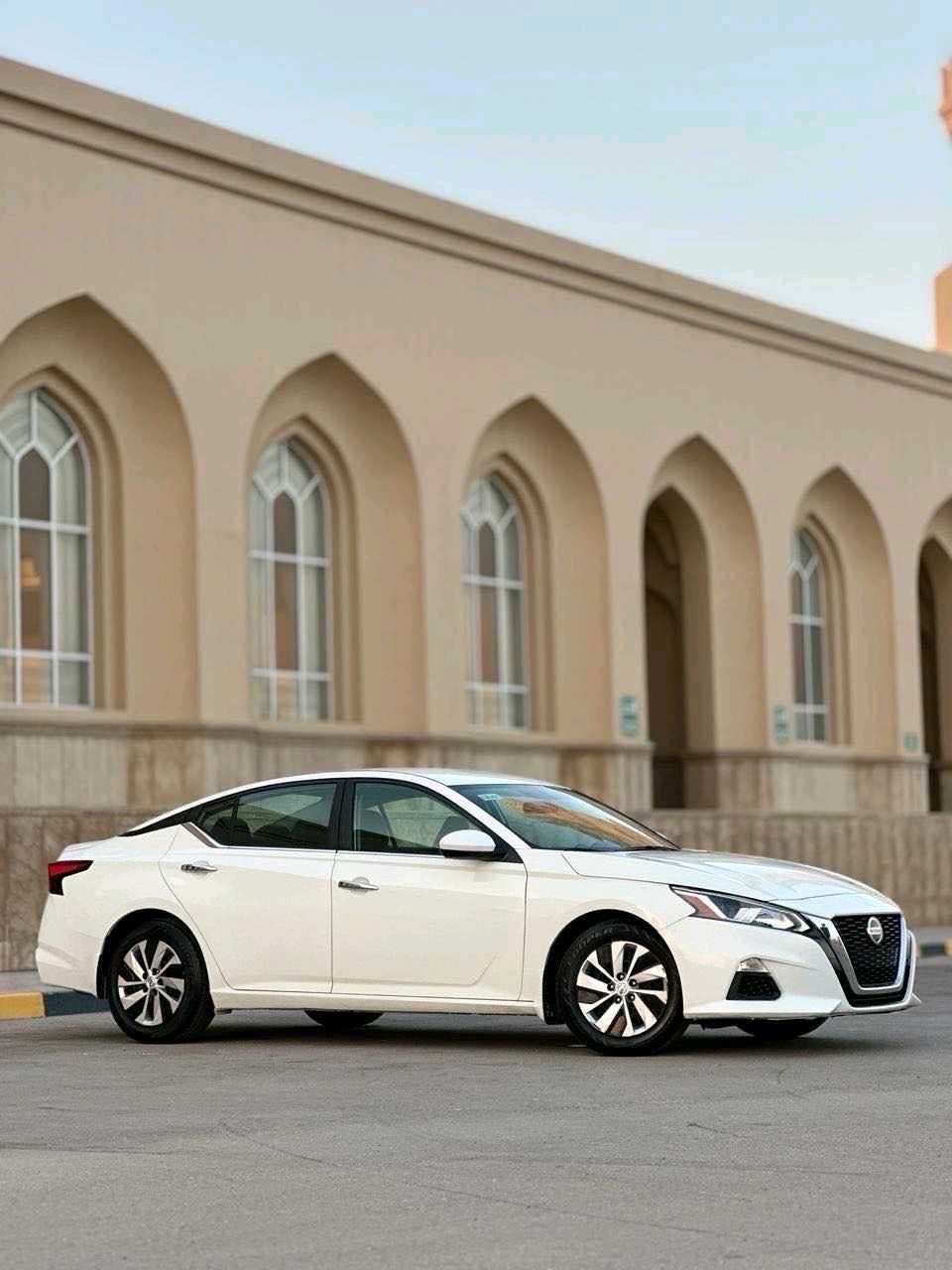 Car Image 2019 NISSAN ALTIMA S