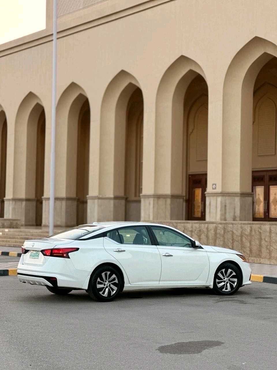 Car Image 2019 NISSAN ALTIMA S