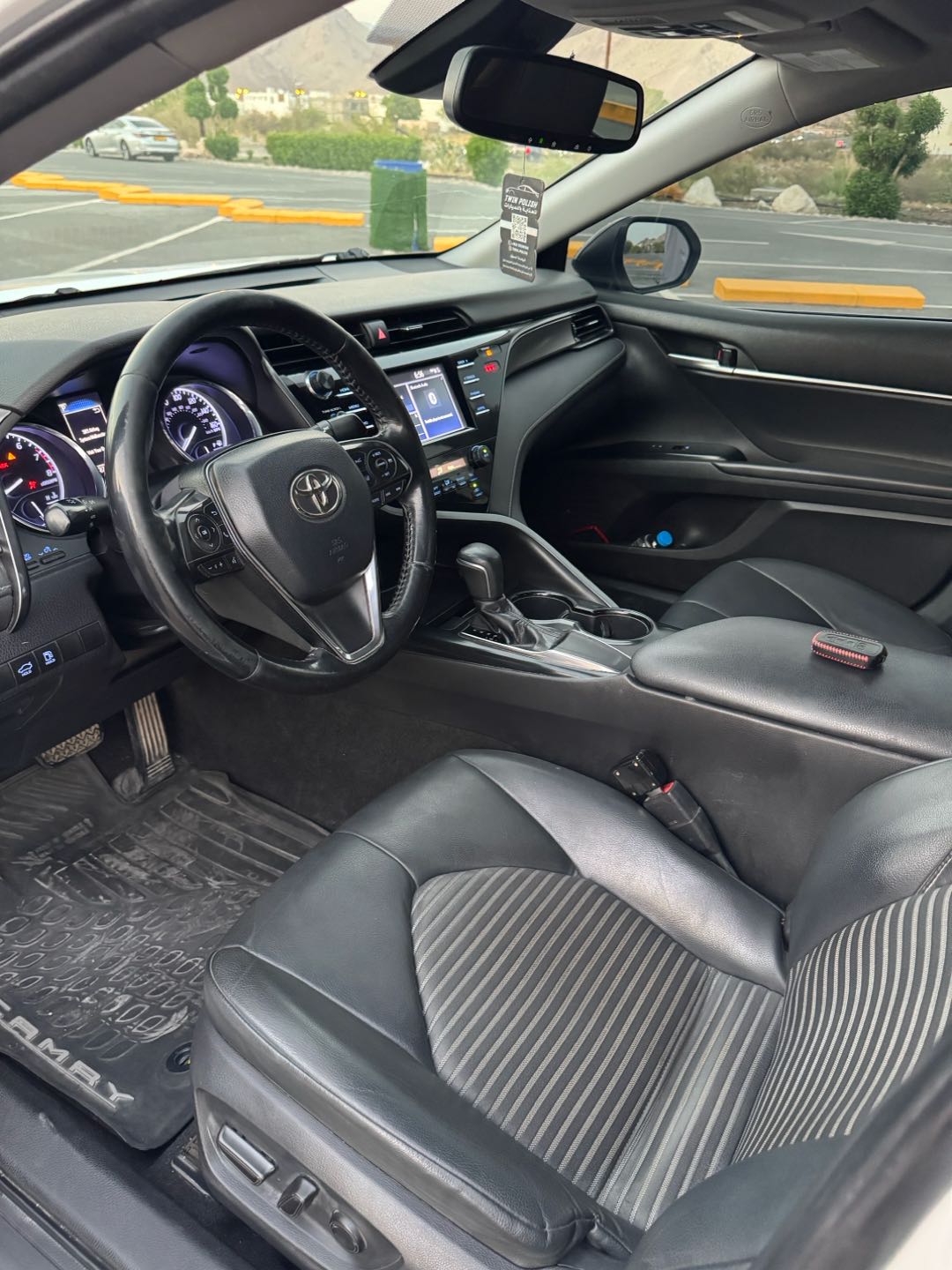 Car Image 2019 TOYOTA CAMRY SE