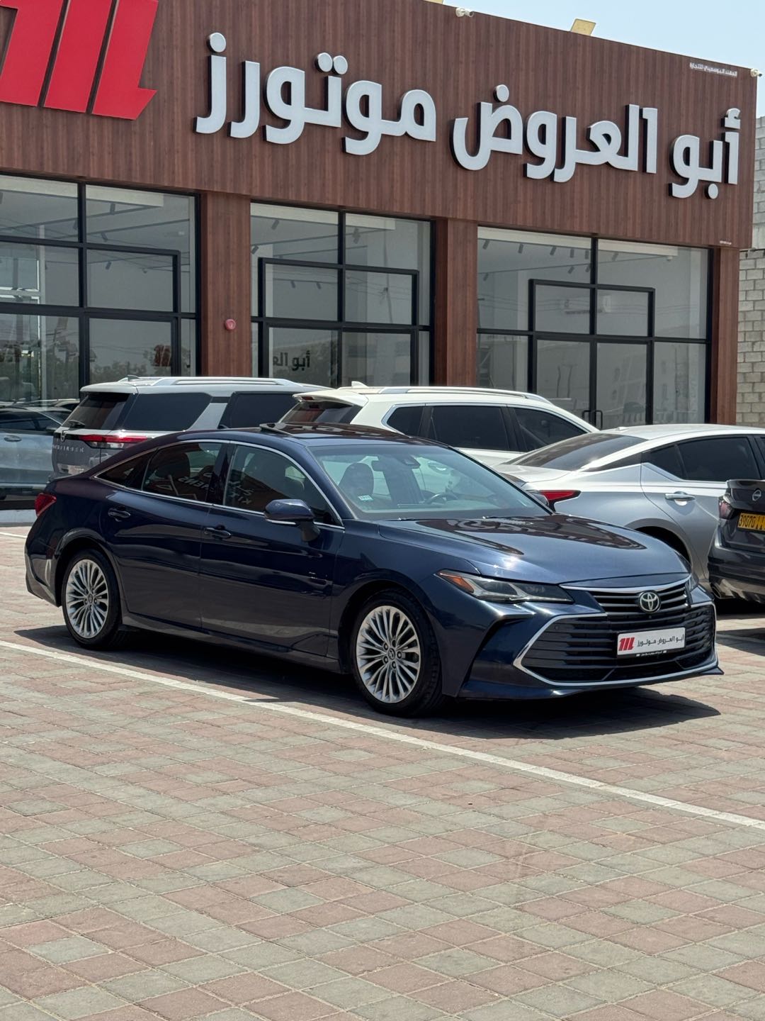 Car Image 2019 TOYOTA AVALON LIMITED