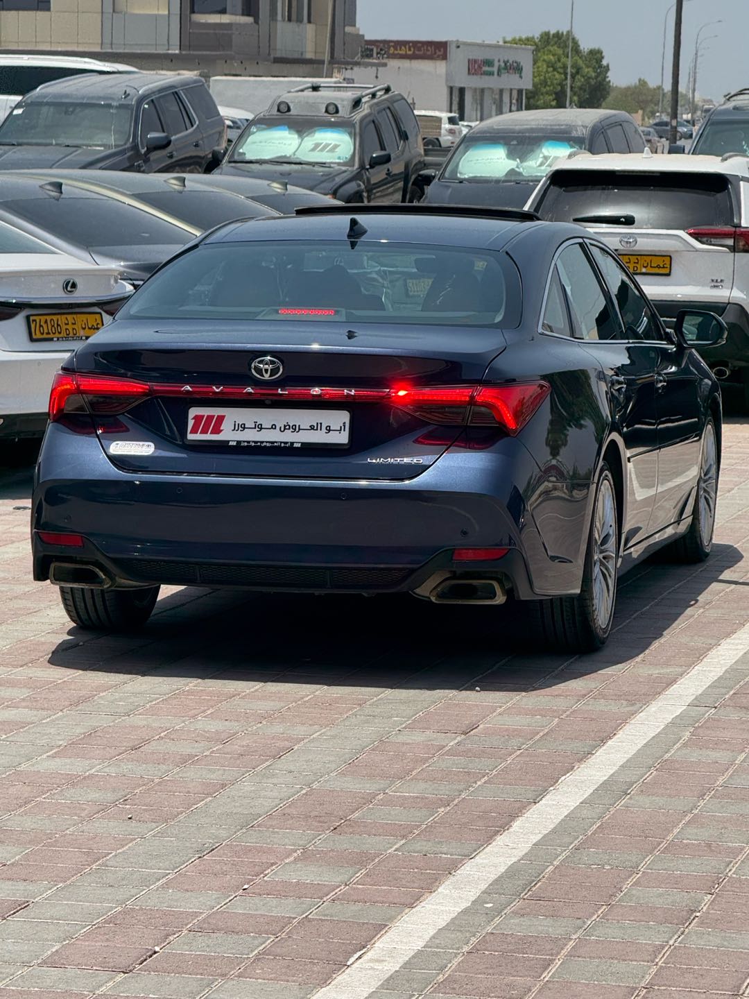 Car Image 2019 TOYOTA AVALON LIMITED