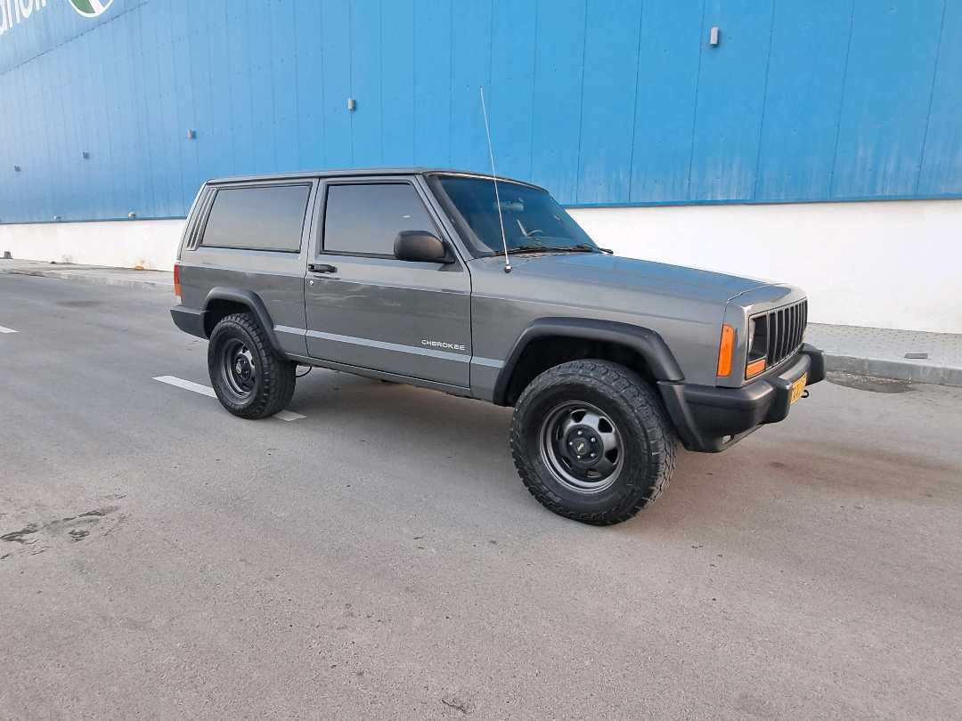 Car Image 1999 JEEP CHEROKEE 