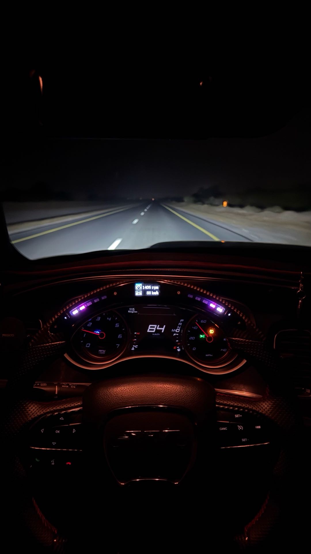 Car Image 2018 DODGE CHARGER SXT