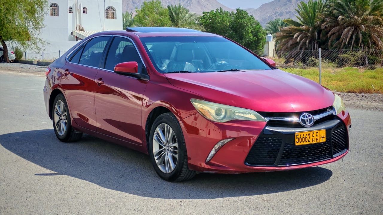 Car Image 2016 TOYOTA CAMRY SE