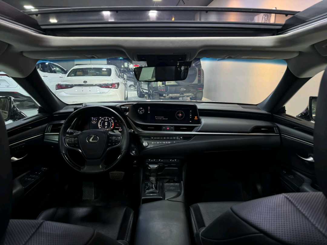 Car Image 2021 LEXUS ES 350