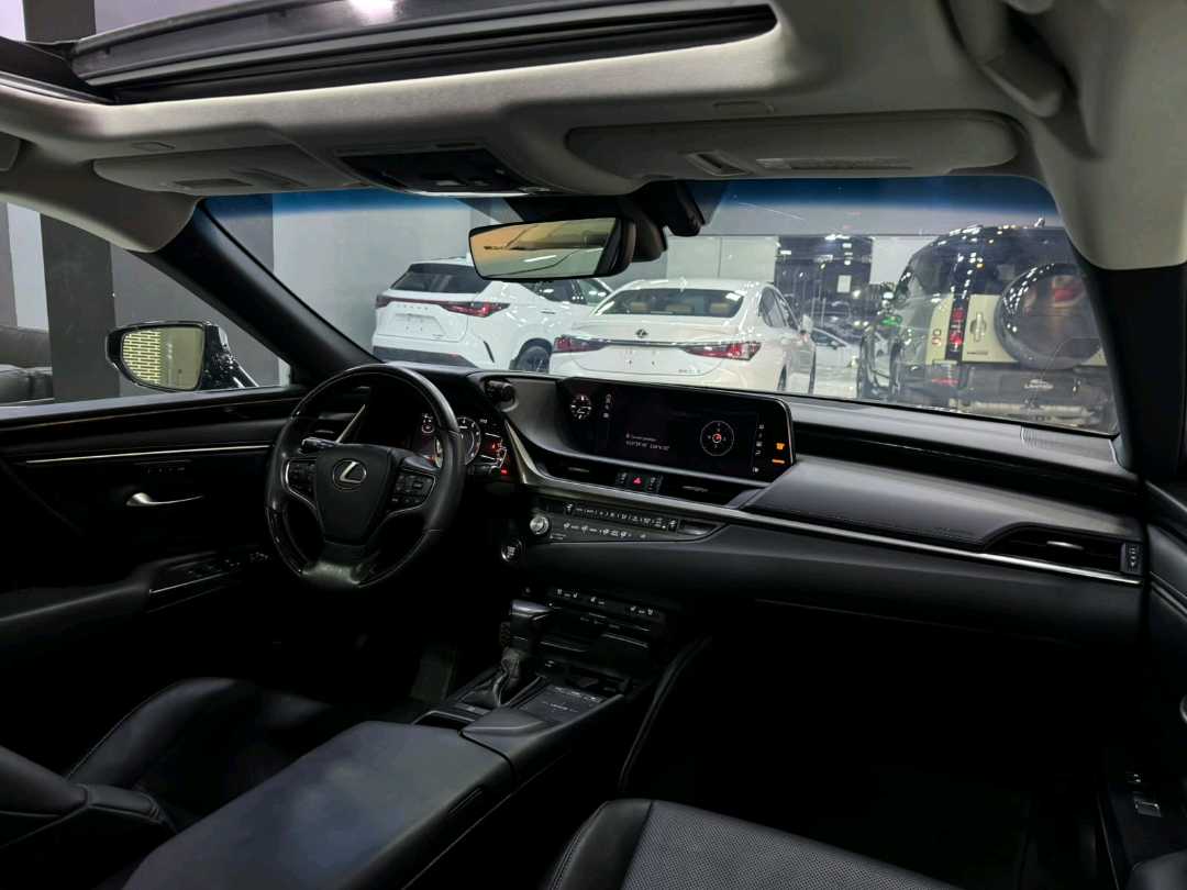 Car Image 2021 LEXUS ES 350