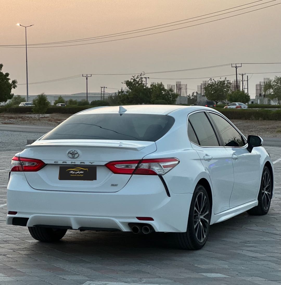 Car Image 2020 TOYOTA CAMRY SE