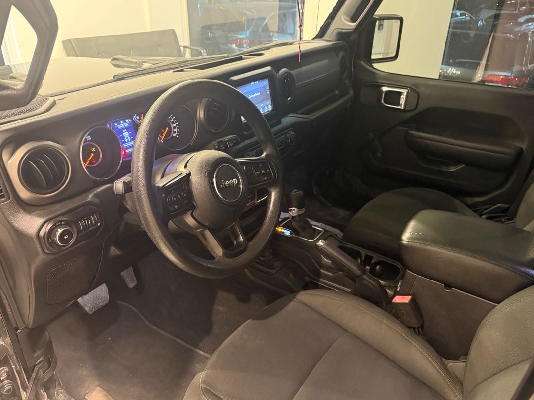 Car Image 2018 JEEP WRANGLER Sport