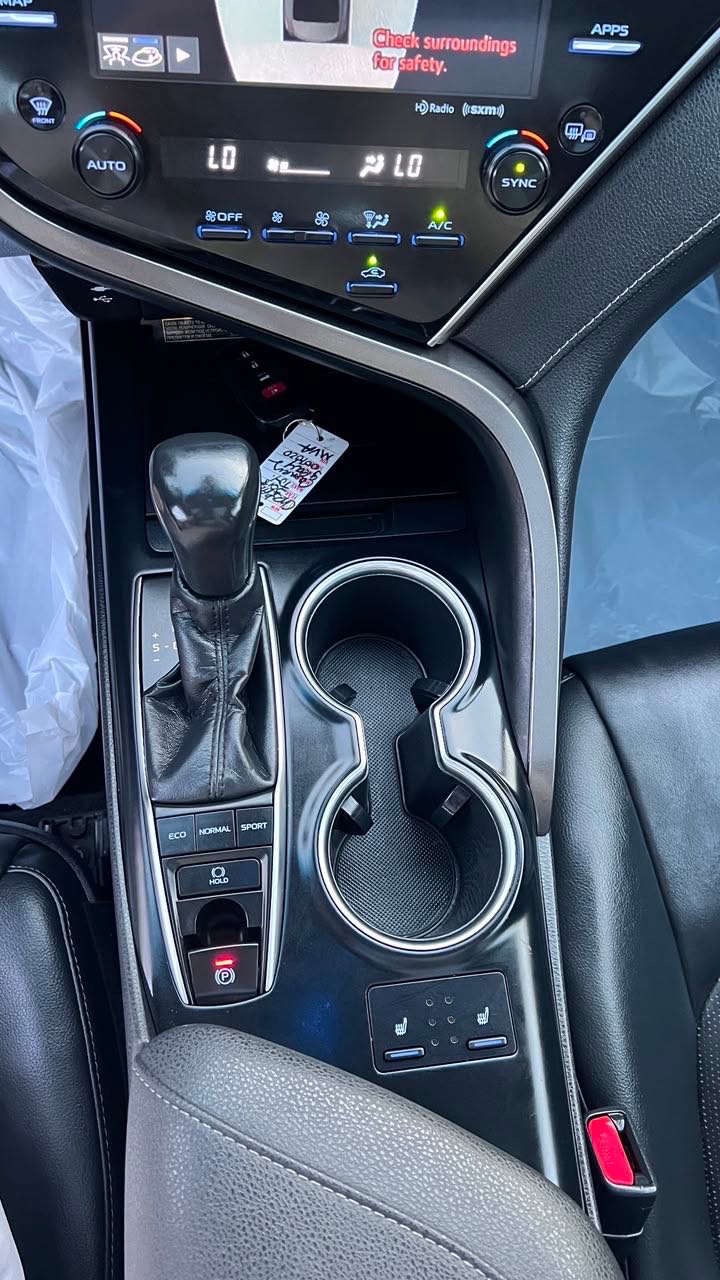 Car Image 2018 TOYOTA CAMRY XSE