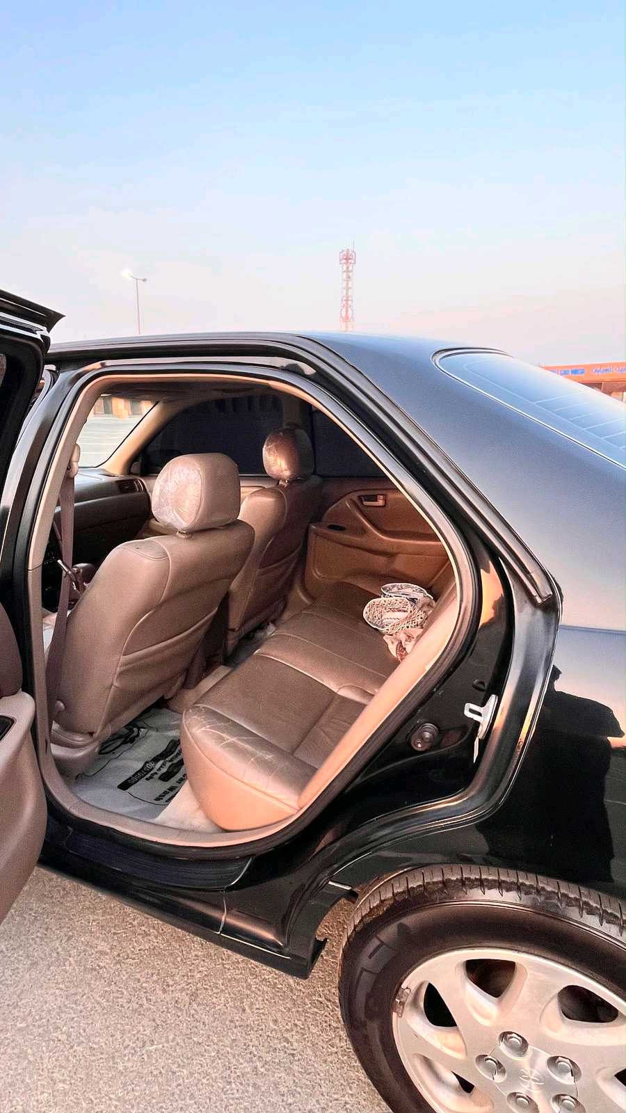 Car Image 2001 TOYOTA CAMRY GLE