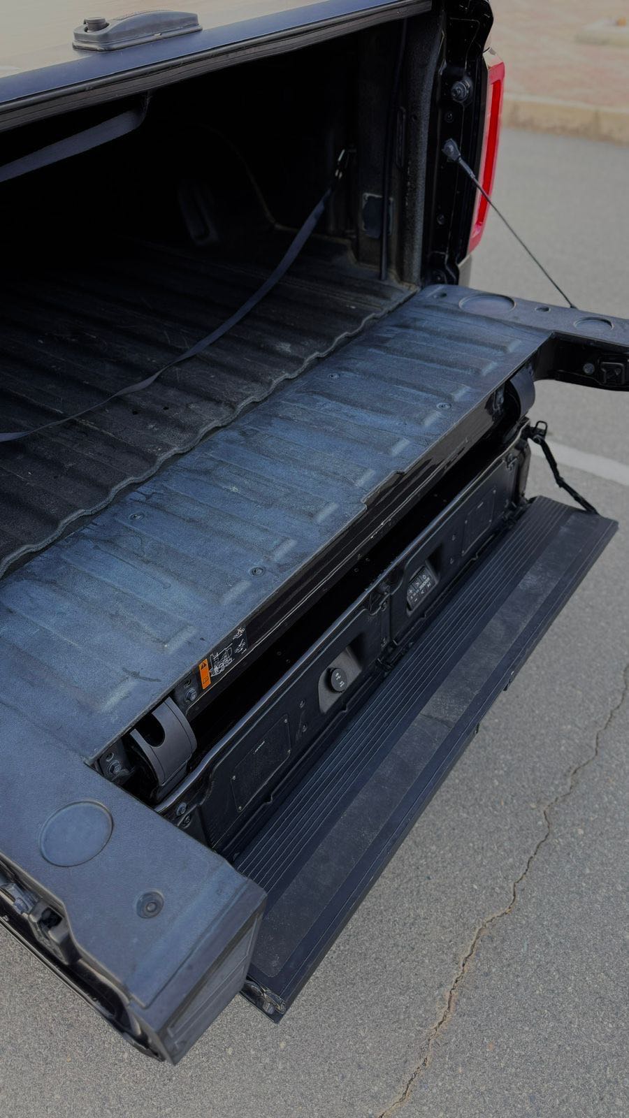 Car Image 2019 GMC SIERRA SLE