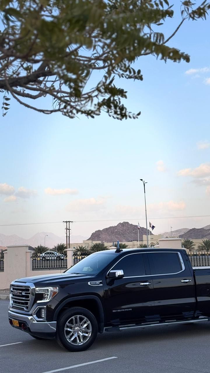Car Image 2019 GMC SIERRA SLE