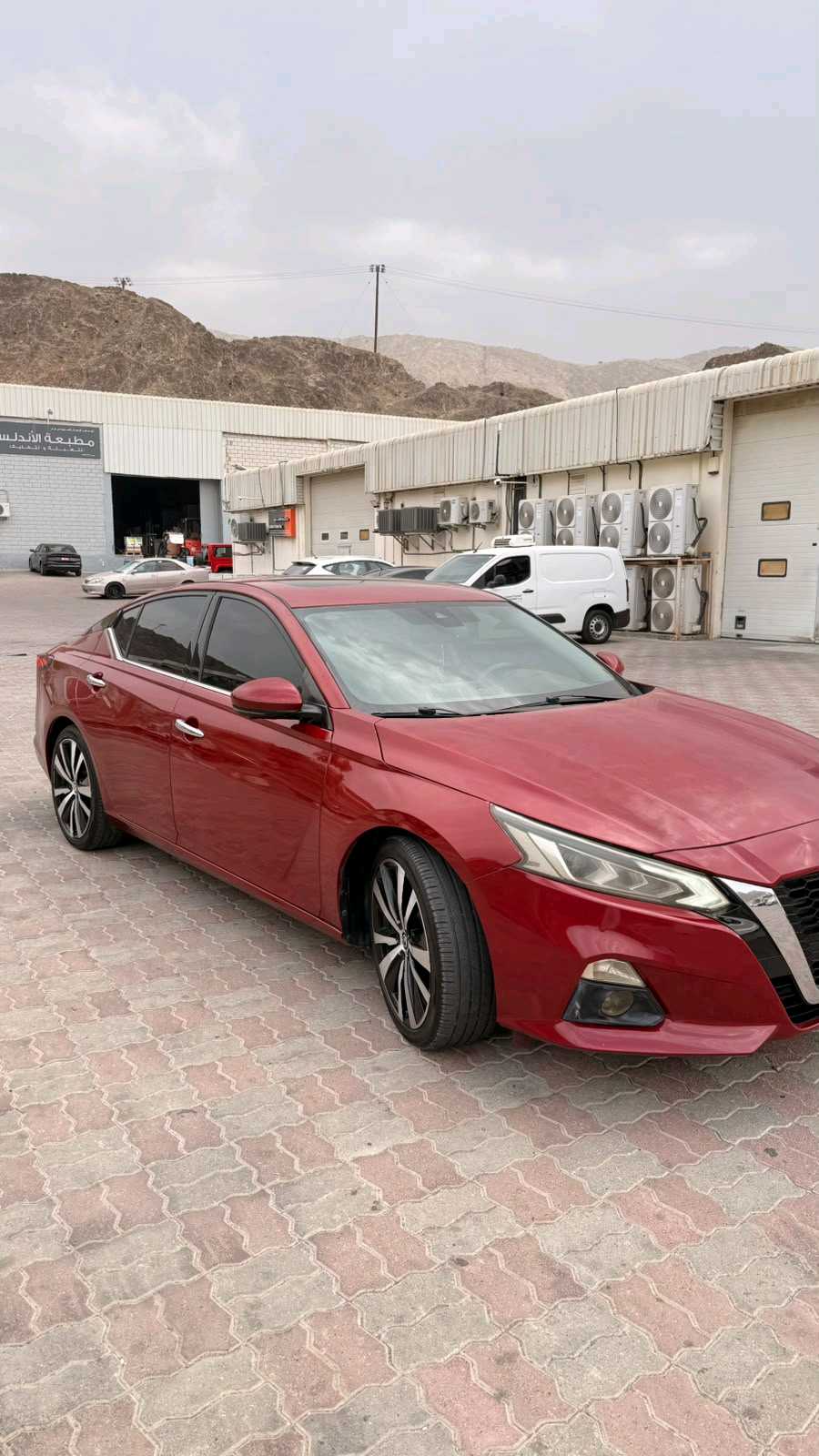 Car Image 2019 NISSAN ALTIMA Platinum 