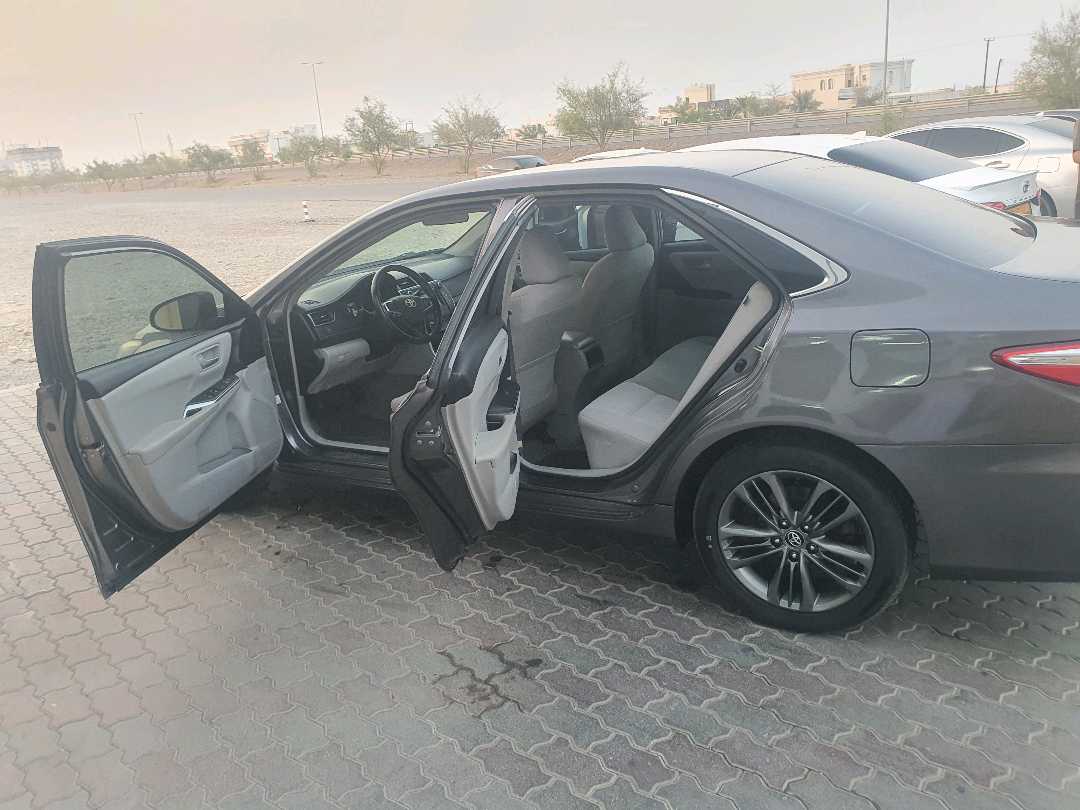 Car Image 2017 TOYOTA CAMRY LE