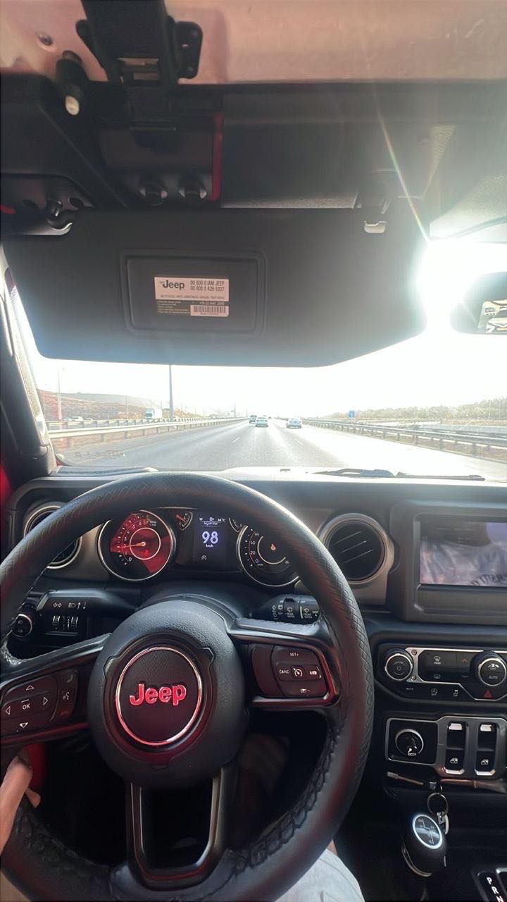 Car Image 2018 JEEP WRANGLER Sport