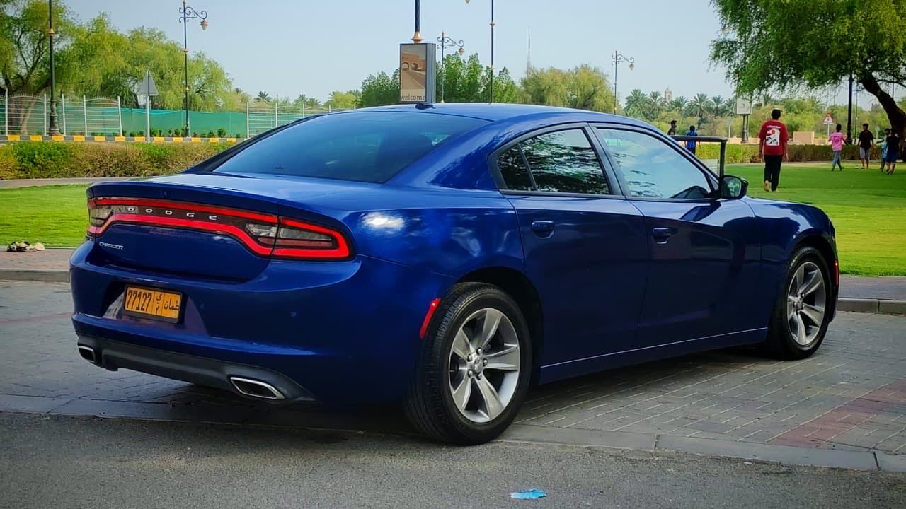 Car Image 2019 DODGE CHARGER SE
