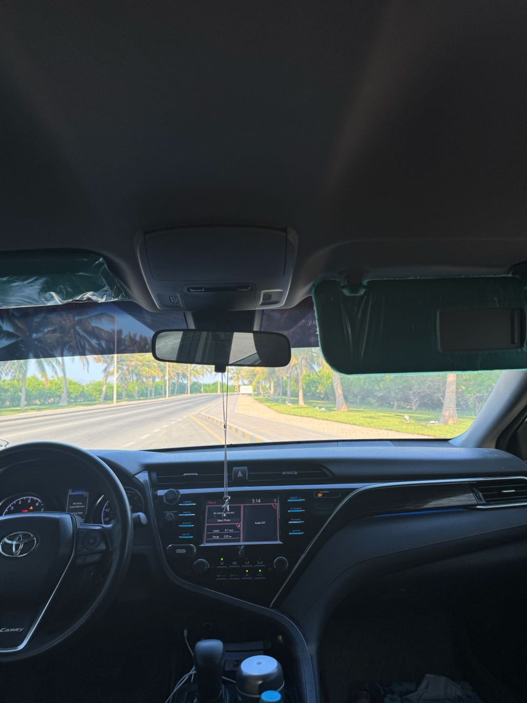 Car Image 2018 TOYOTA CAMRY LE