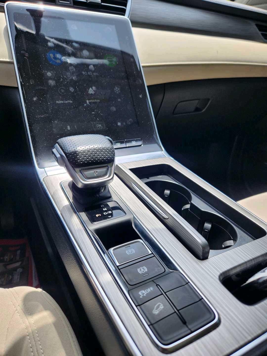 أم جي RX5 2023