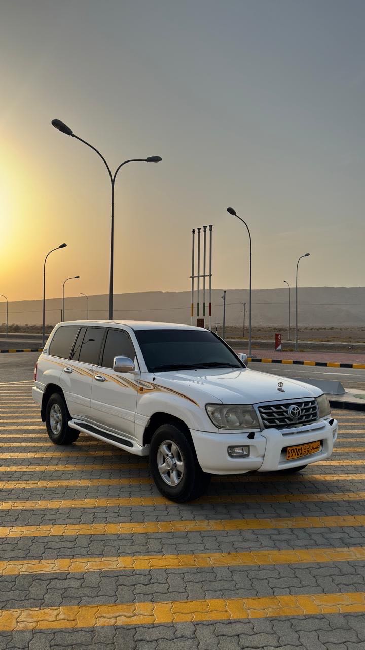 Car Image 1999 TOYOTA LAND CRUISER VX.R