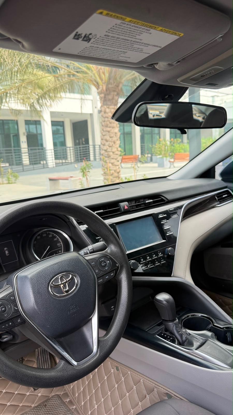 Car Image 2018 TOYOTA CAMRY LE