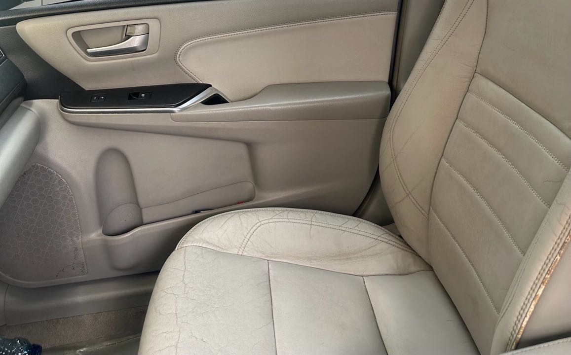 Car Image 2017 TOYOTA CAMRY XLE