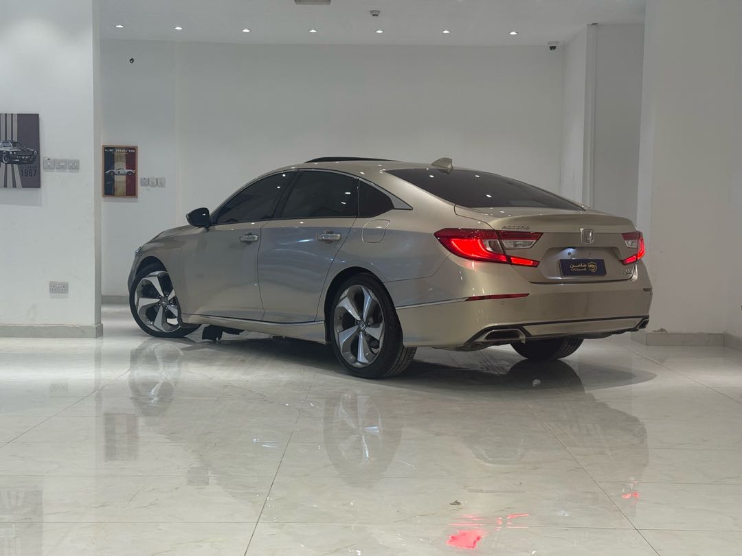 Car Image 2020 HONDA ACCORD TOURING