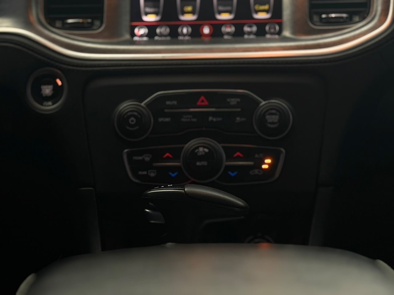 Car Image 2019 DODGE CHARGER Daytona
