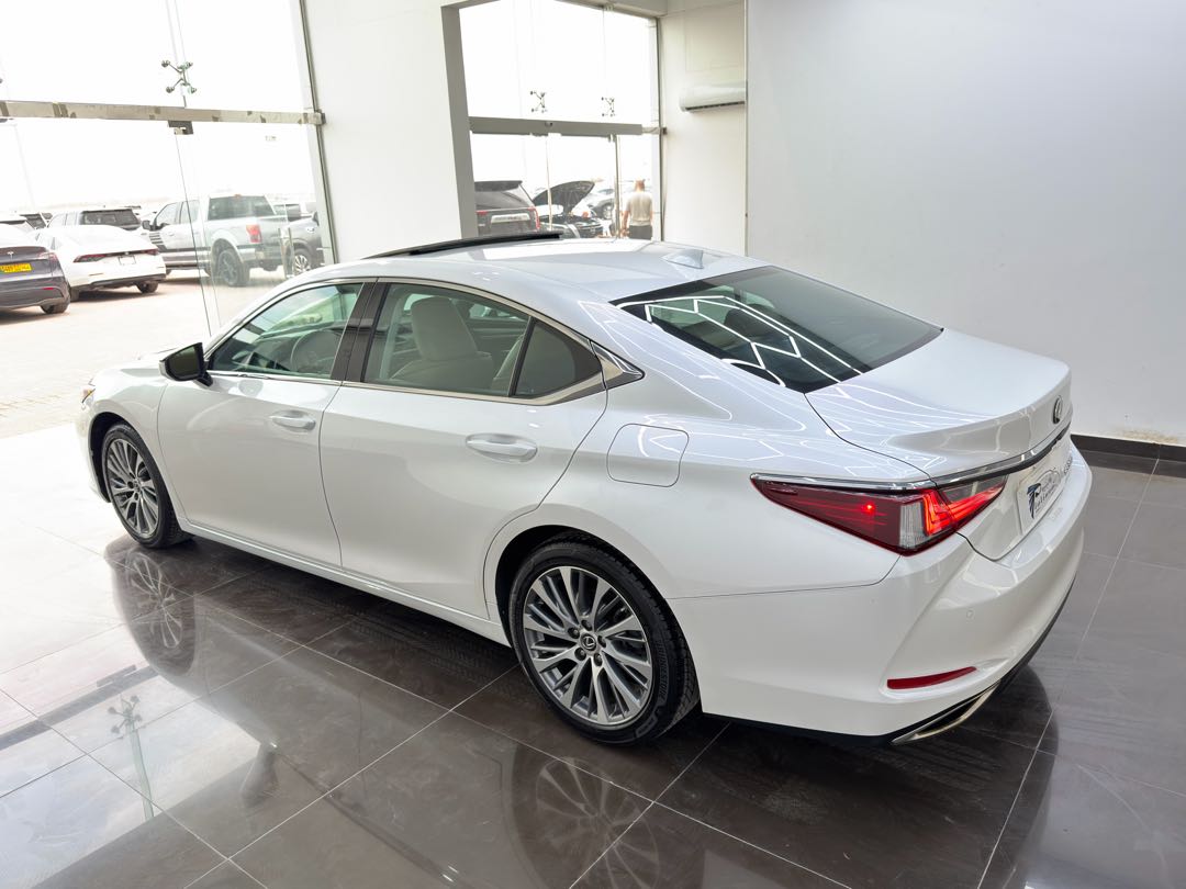Car Image 2020 LEXUS ES 350