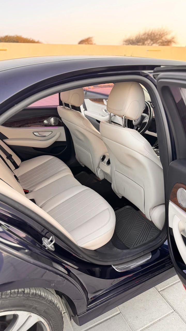 Car Image 2017 MERCEDES C Class 300
