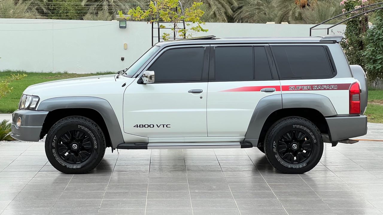 Car Image 2019 NISSAN SAFARI 