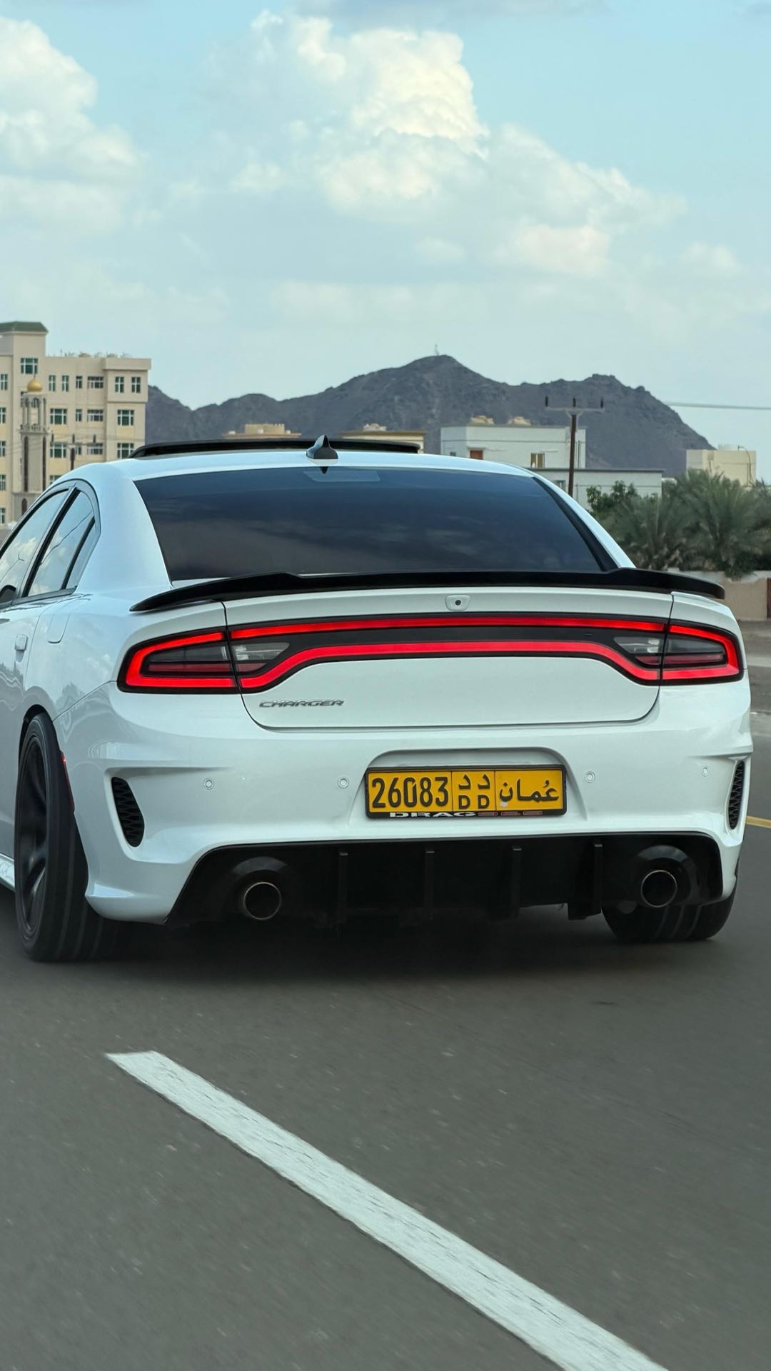 Car Image 2018 DODGE CHARGER SXT