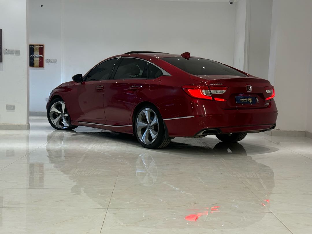 Car Image 2018 HONDA ACCORD TOURING