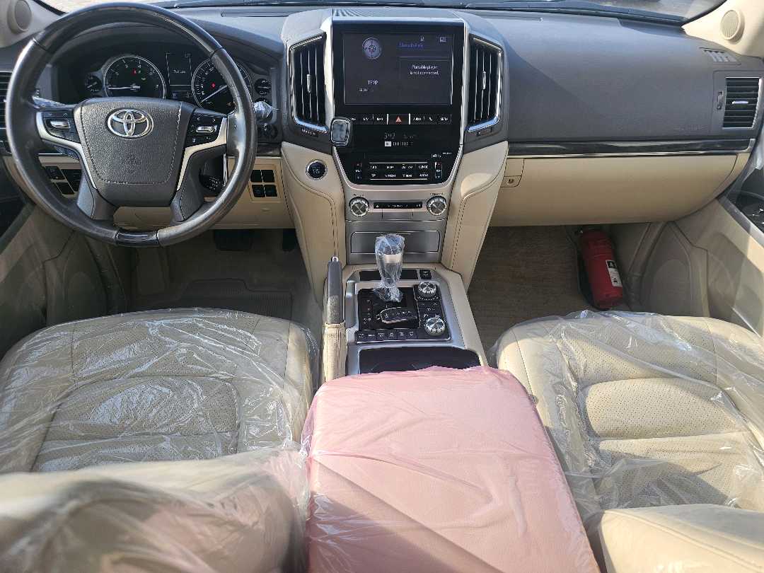 Car Image 2020 TOYOTA LAND CRUISER VX.S