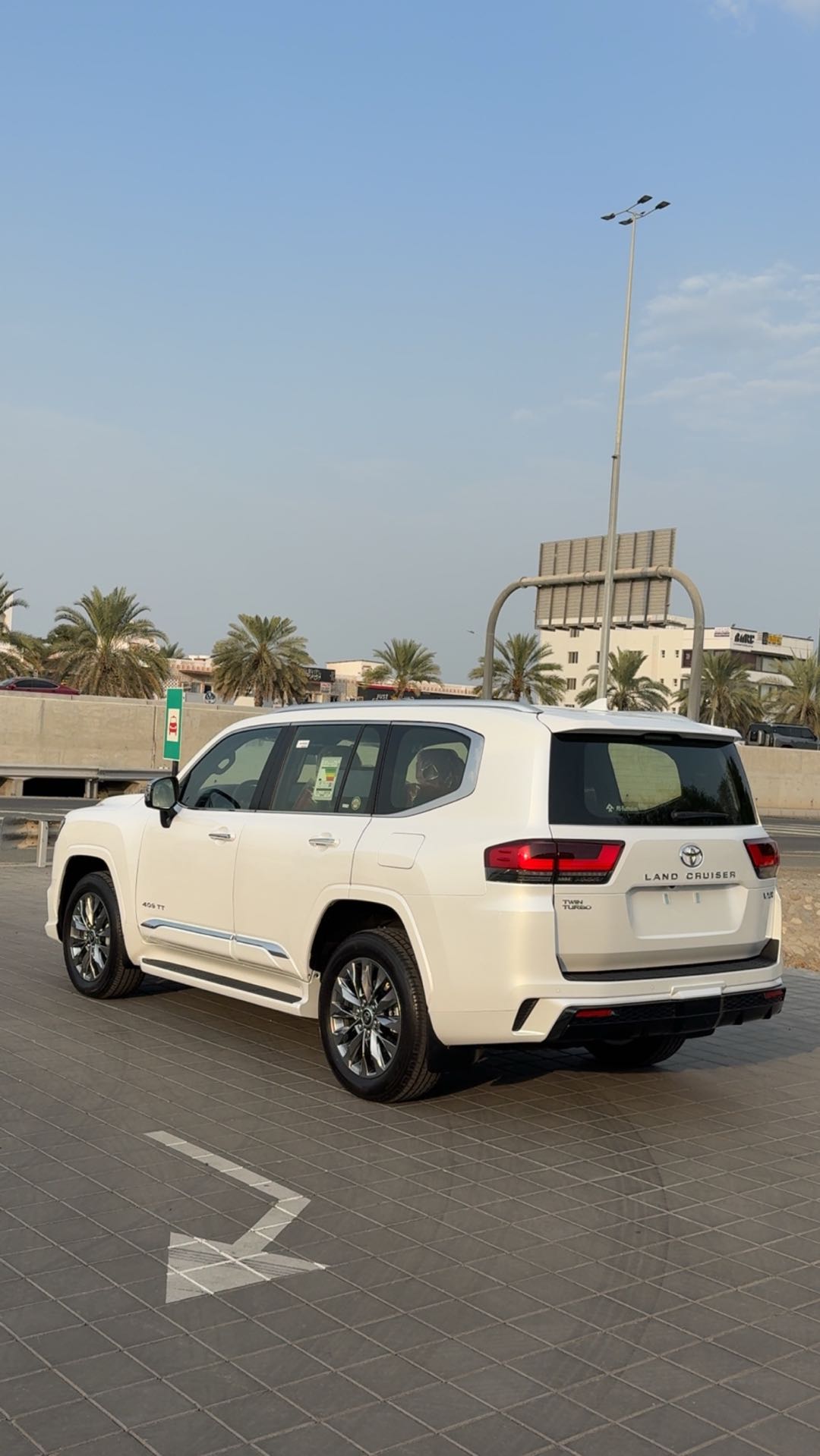 Car Image 2026 TOYOTA LAND CRUISER VX.R
