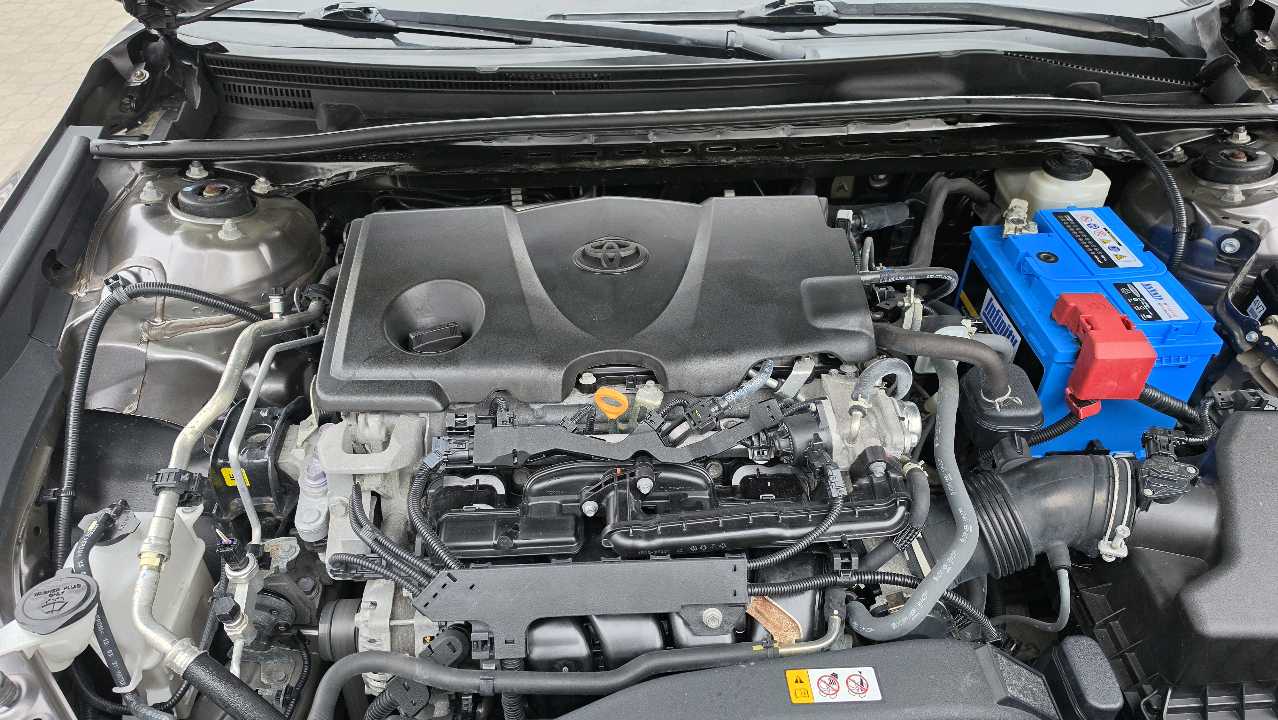 Car Image 2022 TOYOTA CAMRY LE