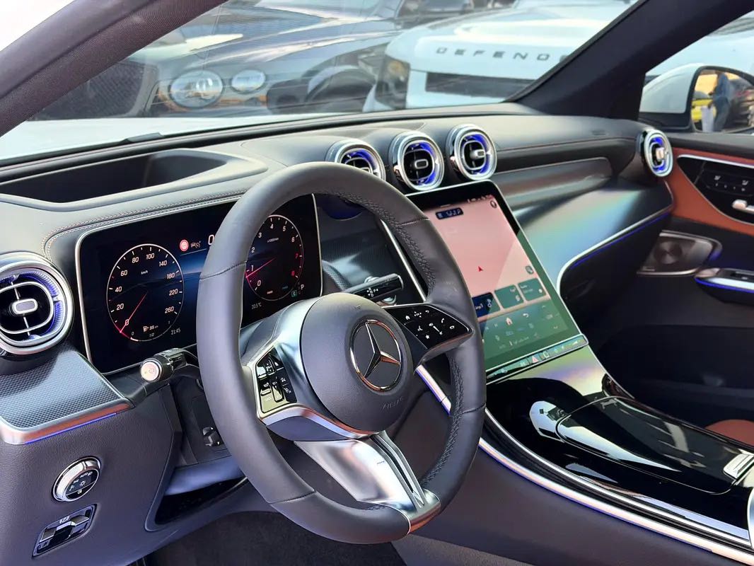 Car Image 2025 MERCEDES GLC CLASS 