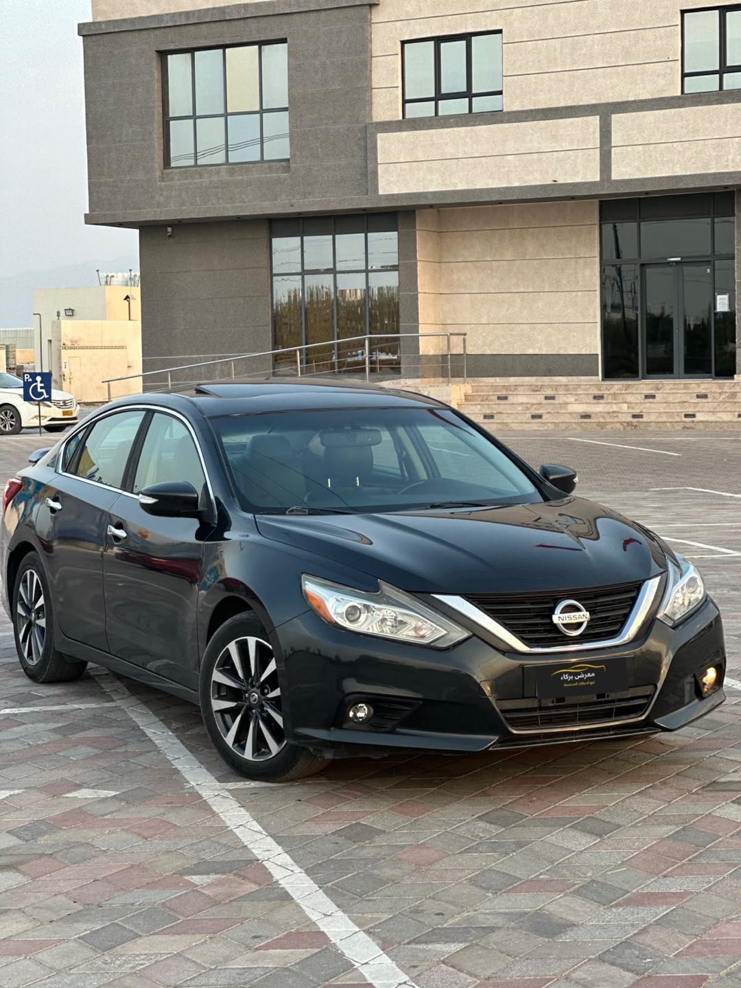 Car Image 2017 NISSAN ALTIMA SL