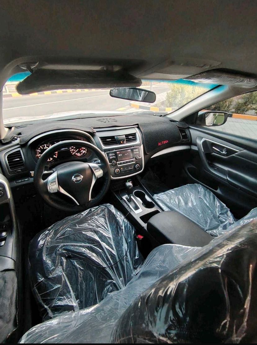 Car Image 2017 NISSAN ALTIMA SR