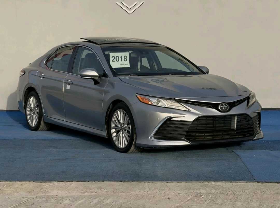 Car Image 2018 TOYOTA CAMRY XLE