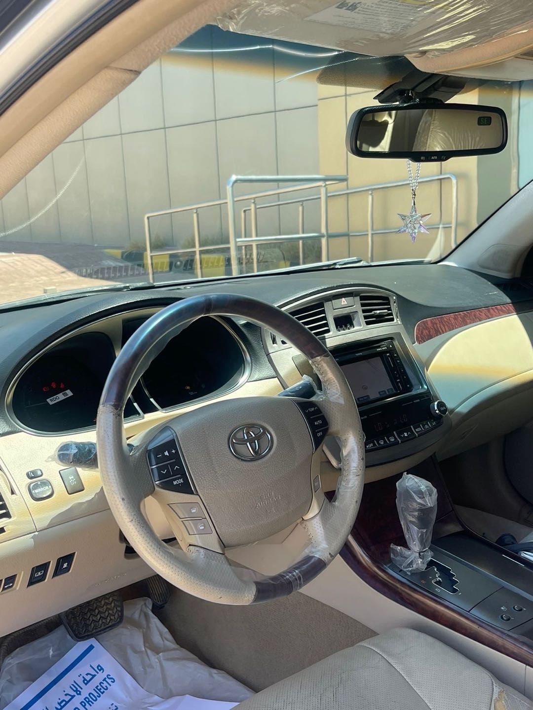 Car Image 2011 TOYOTA AVALON LIMITED