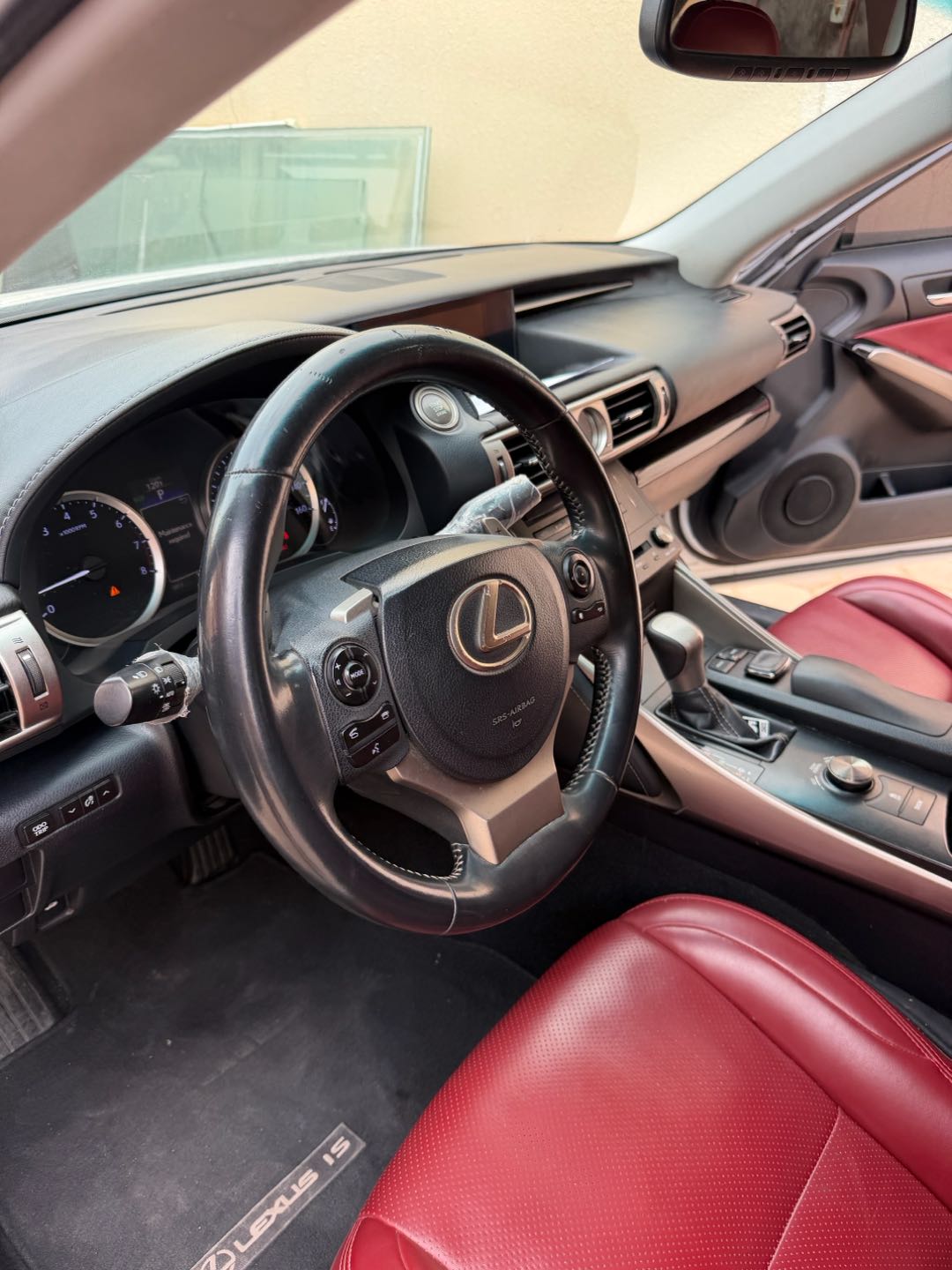 Car Image 2015 LEXUS IS 250