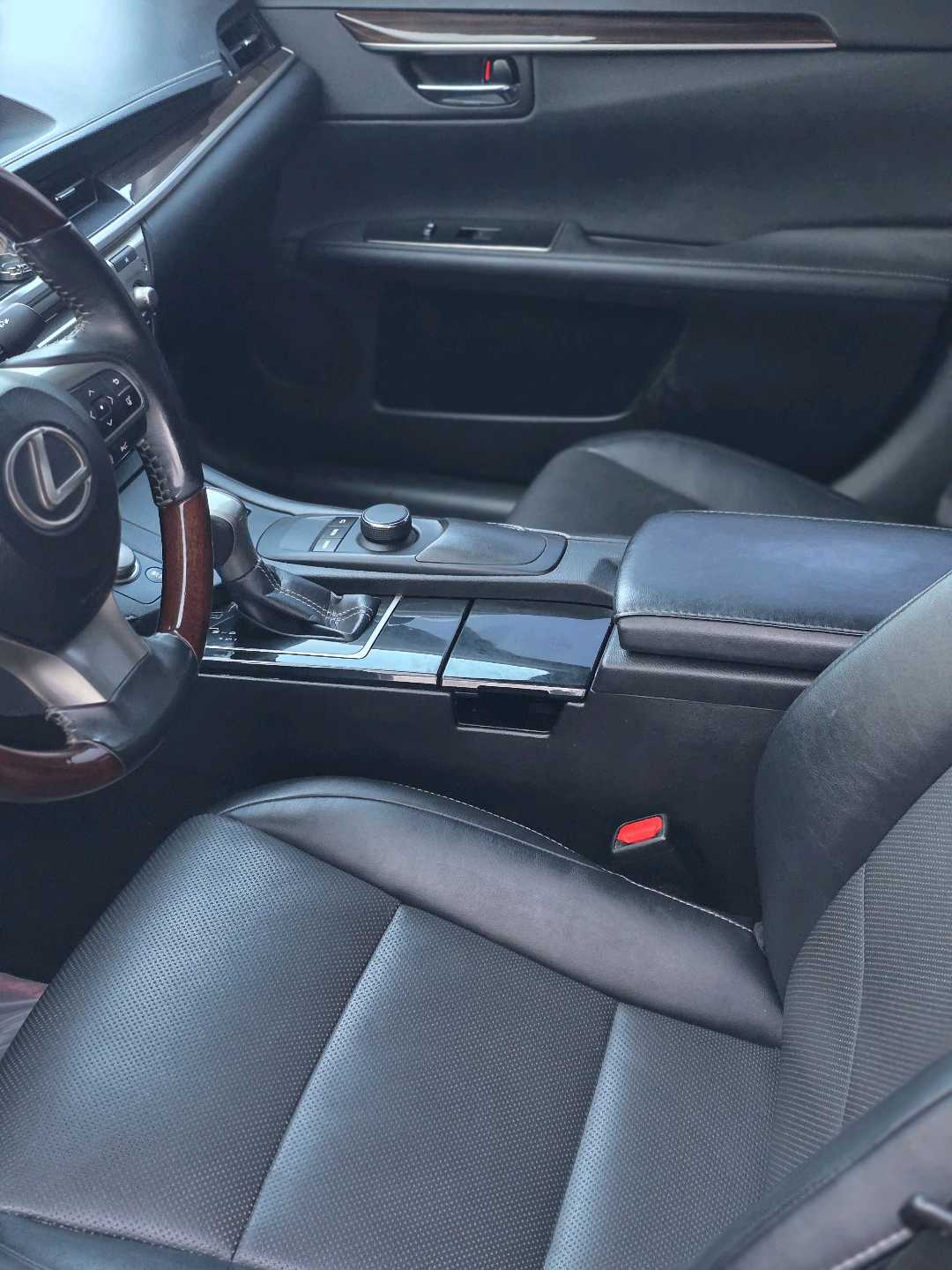 Car Image 2017 LEXUS ES 350