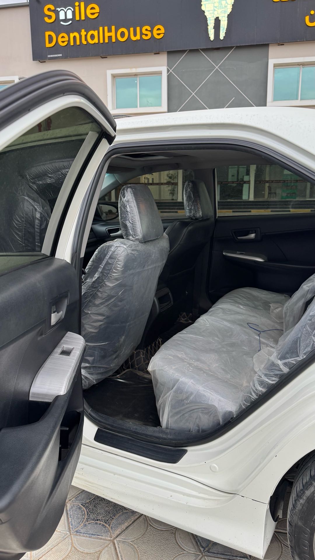Car Image 2014 TOYOTA CAMRY SE