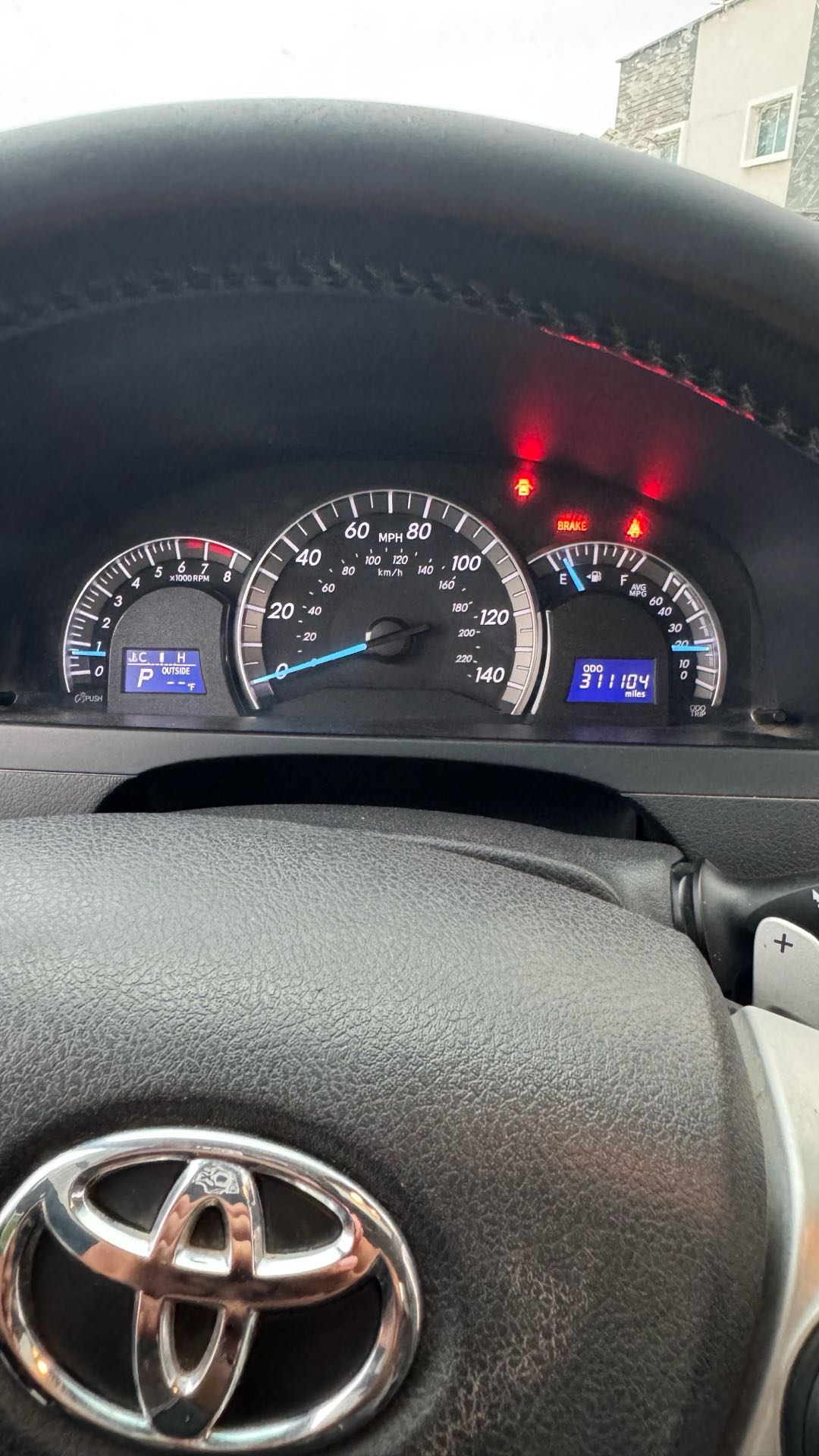 Car Image 2014 TOYOTA CAMRY SE